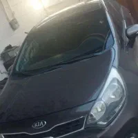 کیا ریو هاچ بک رنگ قهوه‌ای  متالیک