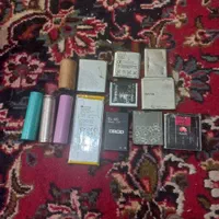 تعدادی باطری موبایل و باطری وسایل قابل شارژ سالم