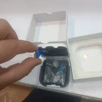 سمعک داخل گوش سمت چپ