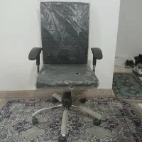 صندلی اداری سالم درحد نو