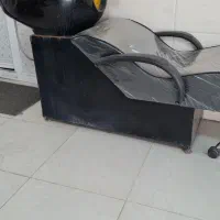 تجهیزات سالن زیبایی|آرایشگاه و سالن‌های زیبایی|بیرجند, |دیوار