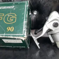 چرخ ماهیگیری درحد نو با200 سیصدمتر نخ درجه 1