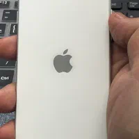 گوشی se 2020 بدون خط حش و نقطه