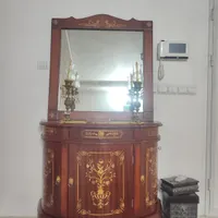 آیینه و کنسول