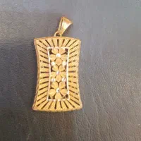 پلاک و گشواره