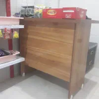 میز چوبی به فروش می رسد