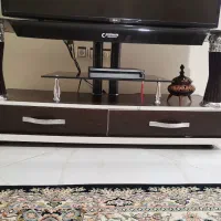 زیر تلویزیون فروشی در حد نو