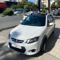 کوییک R سفید مشکی