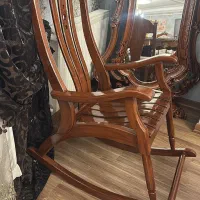 صندلی مادر بزرگ