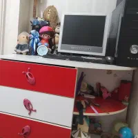 یک ست کامل کمد بچه به همراه میز تحریر