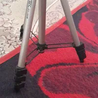 سه پایه دوربین