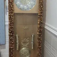 آیینه و کنسول و ساعت