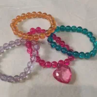 چهار عدد دستبند رنگی