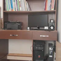 میز کامپیوتر وکتابخانه شخصی