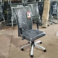 صندلی و میز اداری