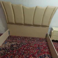 تخت دونفره ب همراه میز آرایش|تخت و سرویس خواب|بیرجند, |دیوار
