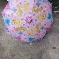 چتر دخترانه در حد نو ۱۵۰تومان