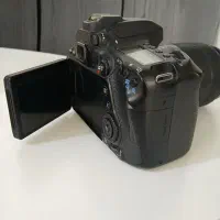 دوربین کنون 80d  با لنز 18-135