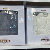 فروشنده خانم جوان