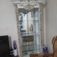 ساعت ایستاده و بوفه