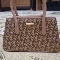 کفش و کیف|کیف، کفش، کمربند|شیراز, آبیاری|دیوار