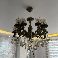 لوستر بسیار شیک در حد نو با جنس بدنه عالی|لوستر و چراغ آویز|اصفهان, بهارستان|دیوار