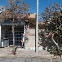 فروش فوری خانه مسکونی+دو دهنه مغازه با موقعیت عالی