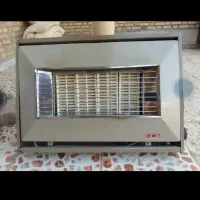 بخاری دیواری تمیز سالم درحد نو رنگ مشکی