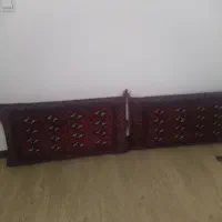 یک جفت پشتی دست بافت کاملا سالم