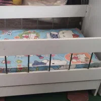 تختخواب بچه ،تشکش هنوز پلاستیک داره،