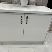 جزیره آشپزخانه با دو عدد صندلی