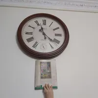 ساعت دیواری جنس چوبی و عالی
