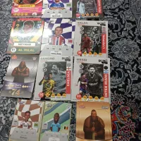 تعدادی کارت فوتبالی به فروش میرسد