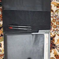دفترچه یادداشت و تبلت دیجیتال