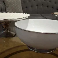 تعدادی ظرف پذیرایی