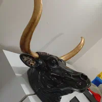 مجسمه گاو وحشی