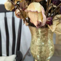 فروش سه عدد گلدان ویک میز تکی بار