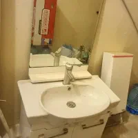 روشویی کابینتی همراه با آینه و شیر