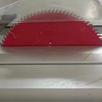 نیروی کار جوان در نجاری و کابینت سازی