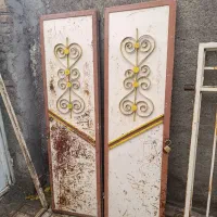 درب آهنی و پنجره