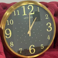 ساعت دیواری