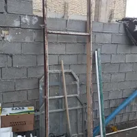 درب چوبی همراه با فرم و دو عدد پنجره