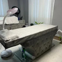 تخت پاکسازی و مژه