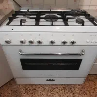 فر گاز پنج شعله رز گاز roz در حد نو و کاملا سالم