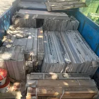 کارگر جهت بارگیری کاشی و سرامیک