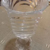 گلدان بلور پایه دار