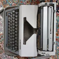 دستگاه تایپ قدیمی|کلکسیون اشیاء عتیقه|مشهد, کارمندان دوم|دیوار