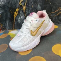 ۰۰۰۰()کتونی دخترانه V2K|کیف، کفش، کمربند|قم, زنبیل آباد|دیوار