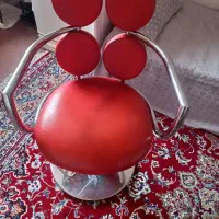 صندلی چرم و سالم همراه با یه ترولی