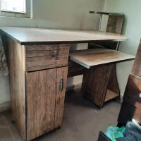 میز تحریر و میز کامپیوتر